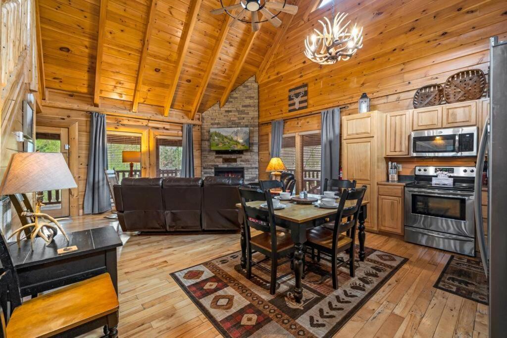 2-Bedroom Cabin With 2 Master Suites, Loft, Half-Bath And Hot Tub In A Serene Resort Setting Sevierville Eksteriør bilde
