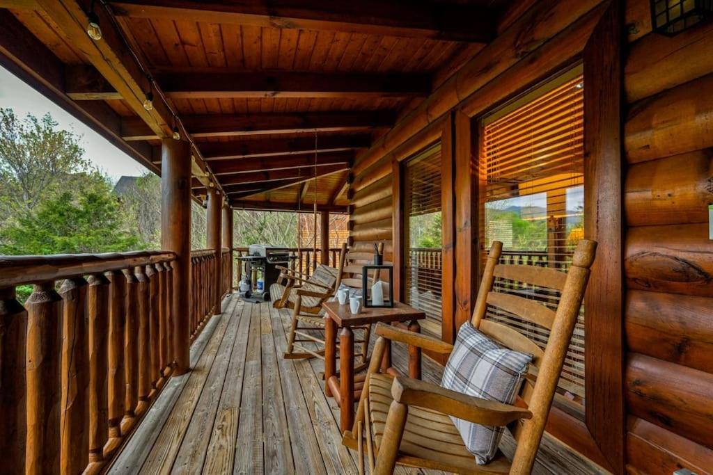 2-Bedroom Cabin With 2 Master Suites, Loft, Half-Bath And Hot Tub In A Serene Resort Setting Sevierville Eksteriør bilde
