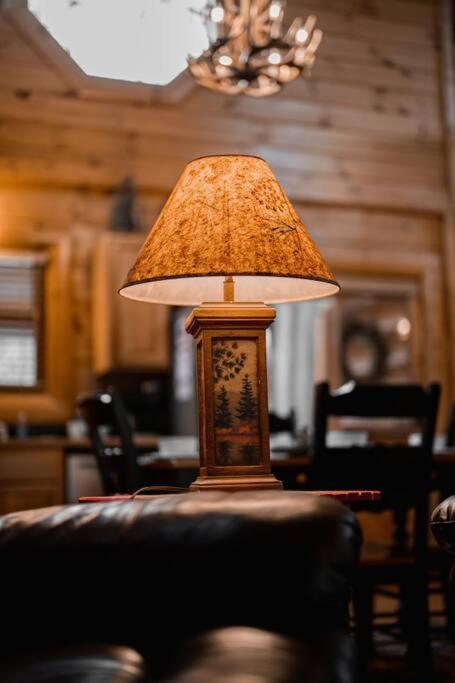 2-Bedroom Cabin With 2 Master Suites, Loft, Half-Bath And Hot Tub In A Serene Resort Setting Sevierville Eksteriør bilde