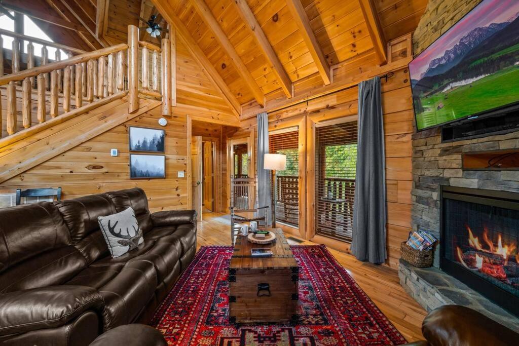 2-Bedroom Cabin With 2 Master Suites, Loft, Half-Bath And Hot Tub In A Serene Resort Setting Sevierville Eksteriør bilde