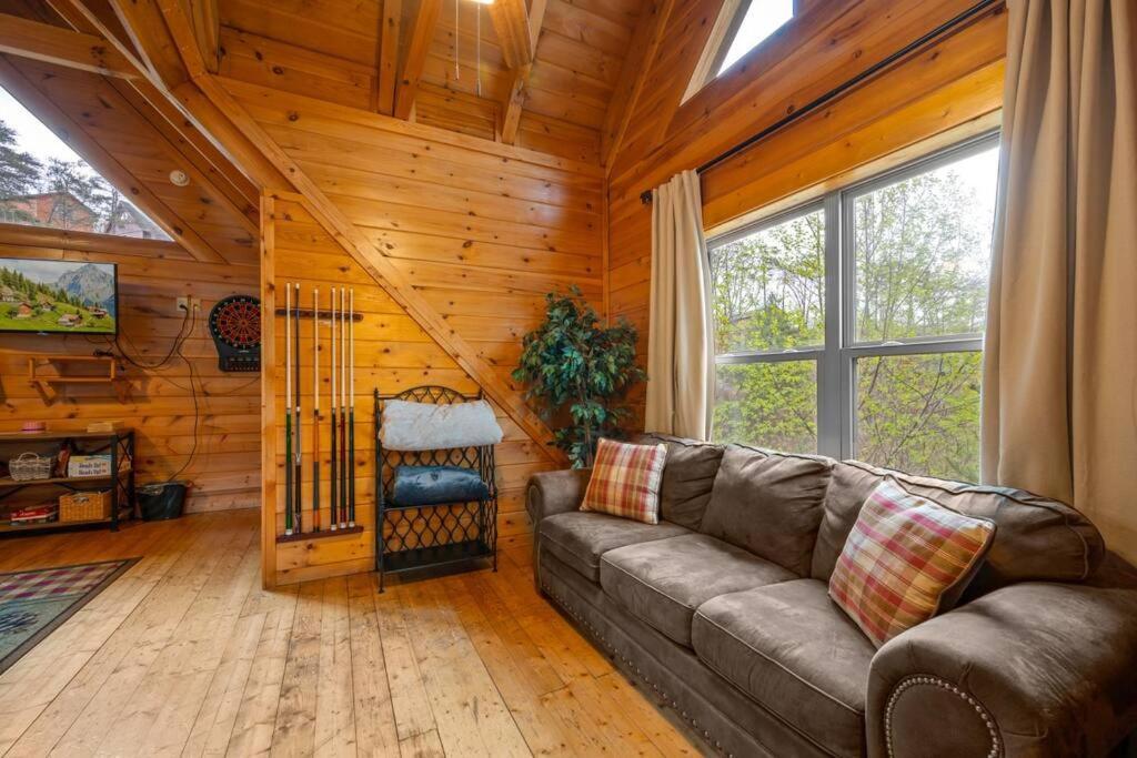 2-Bedroom Cabin With 2 Master Suites, Loft, Half-Bath And Hot Tub In A Serene Resort Setting Sevierville Eksteriør bilde